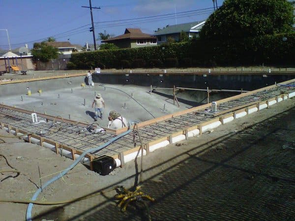 premier pool builders